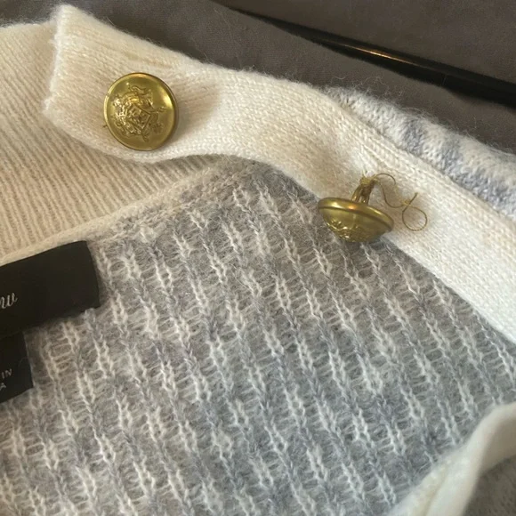 J.Crew Herringbone Chevron Grey & White Print Sweater Size Small FLAWED - Picture 5 of 7